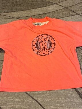 Vintage Wet Seal Coral Short-Sleeve Tee with Black Fish Medallion